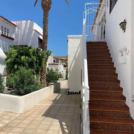 Spacious Terrace - Your Relaxing Oasis In Tenerife Nyaraló Arona
